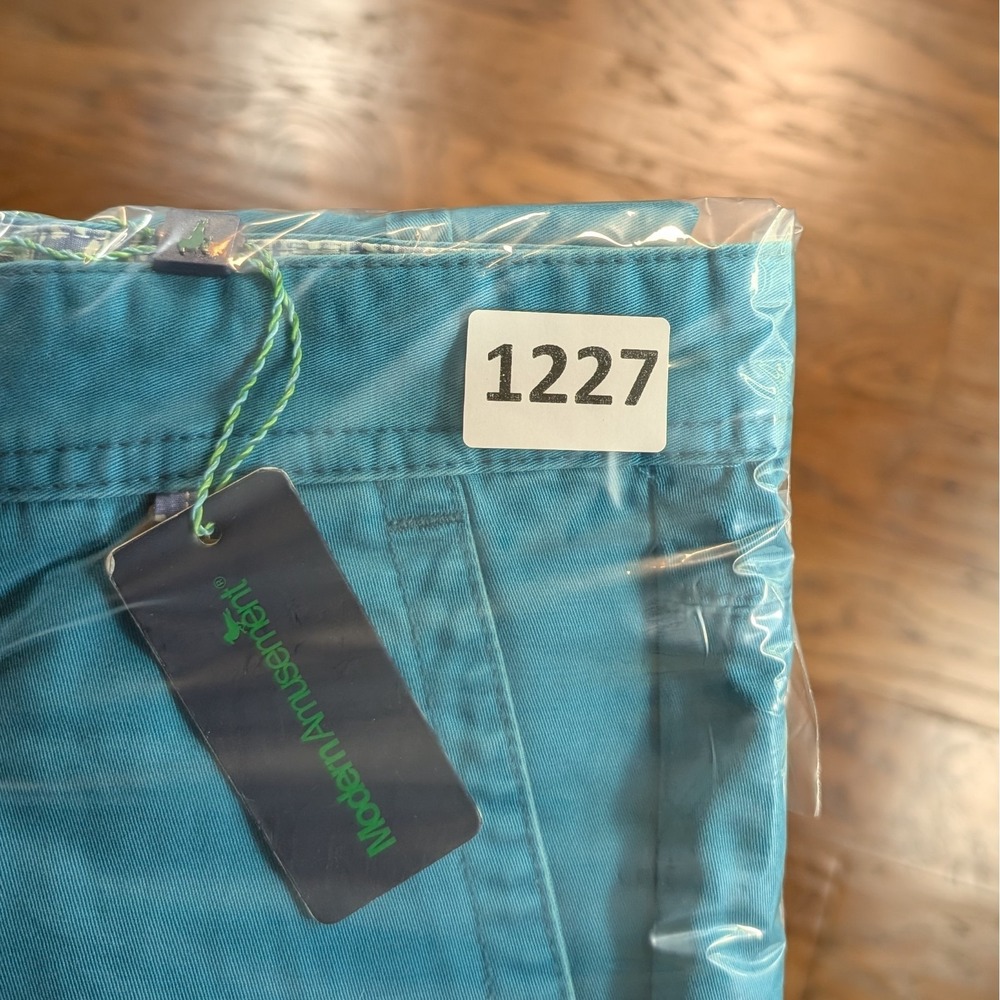 Modern Amusement Parker Solid 31x10 Turquoise Blue Mens Chino Shorts New NWT - Picture 8 of 8